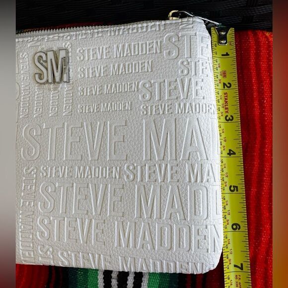 Steve Madden White Embossed Wristlet - Picture 2 of 4